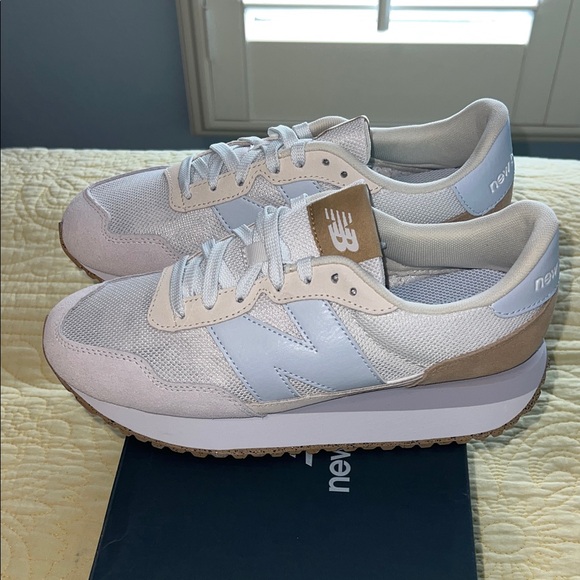 New Balance Women's 237 White and Brown Sneakers - Picture 3 of 6